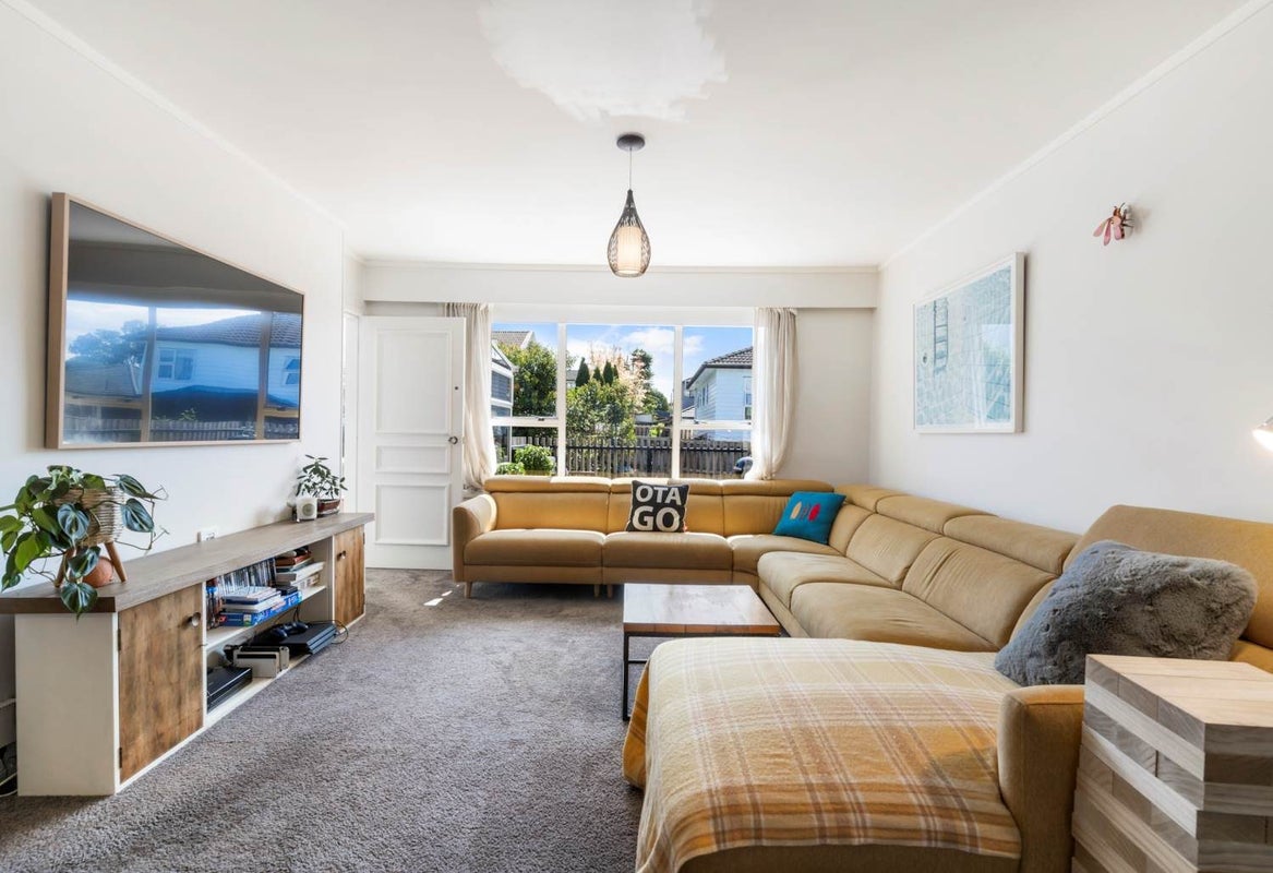 2/16 Stamford Park Road, Mount Roskill, Auckland - Carousel 2