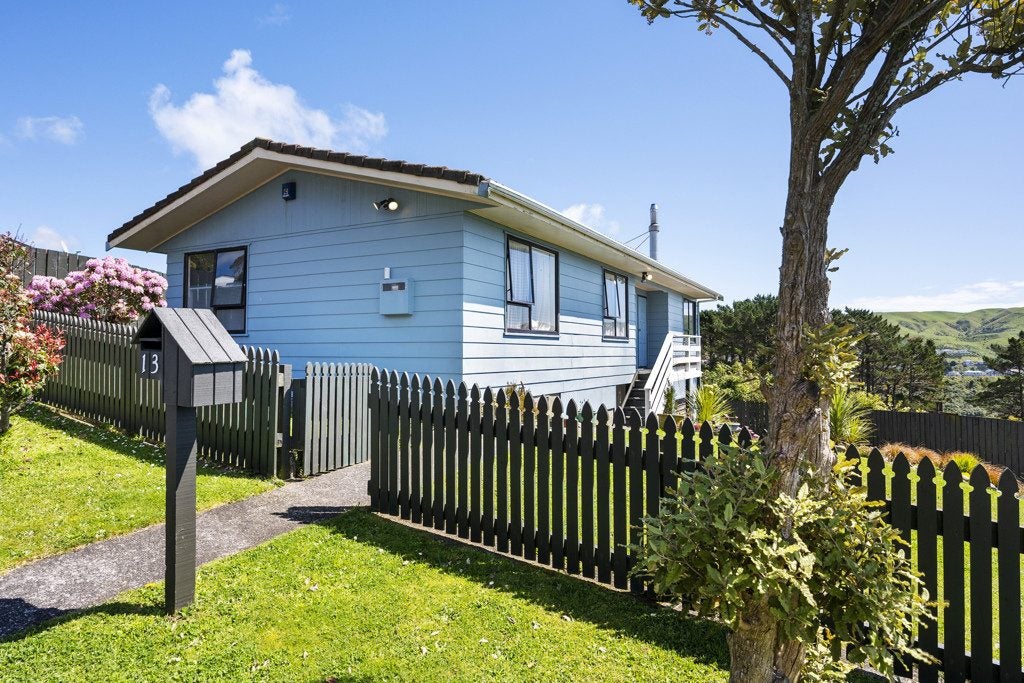 13 Buccaneer Place, Grenada Village, Wellington - Carousel 1