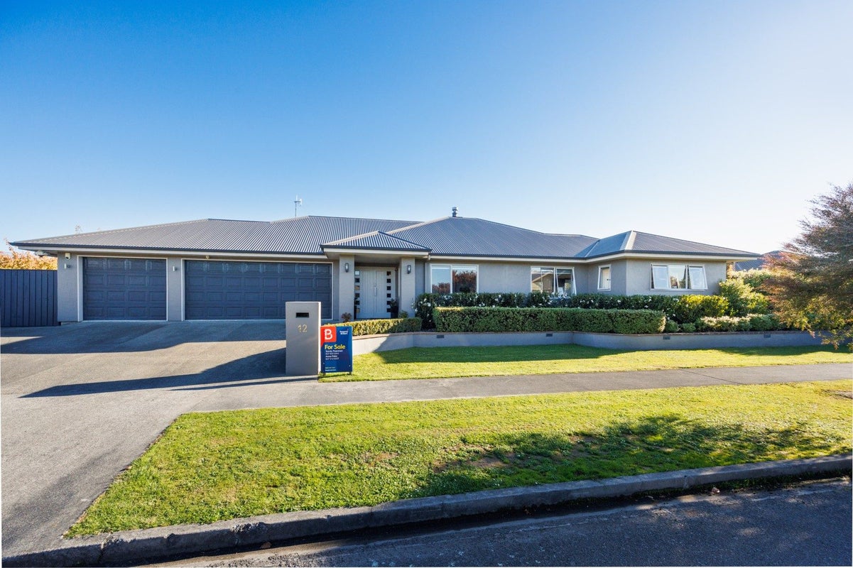 12 Liberty Grove, Kelvin Grove, Palmerston North - Carousel 1