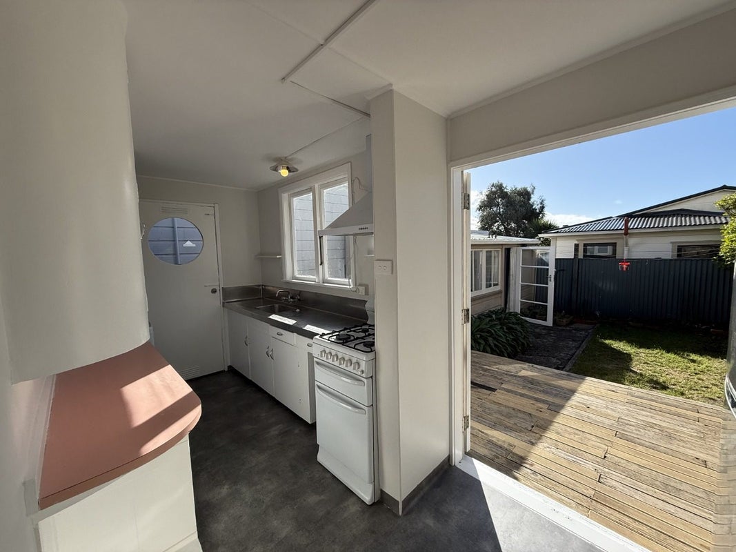 73 Pirie Street, Mount Victoria, Wellington - Carousel 1