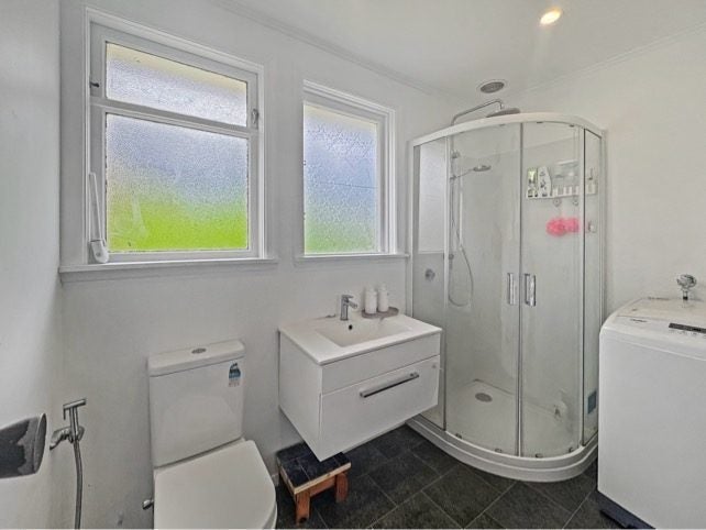 17 Davidson Crescent, Tawa, Wellington - Carousel 2