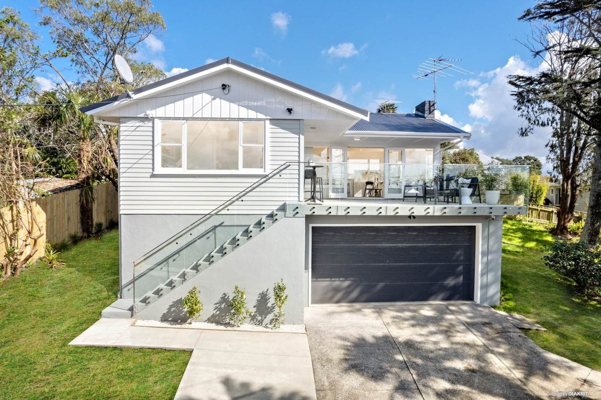 120 Pupuke Road, Hillcrest, Auckland - Carousel 1