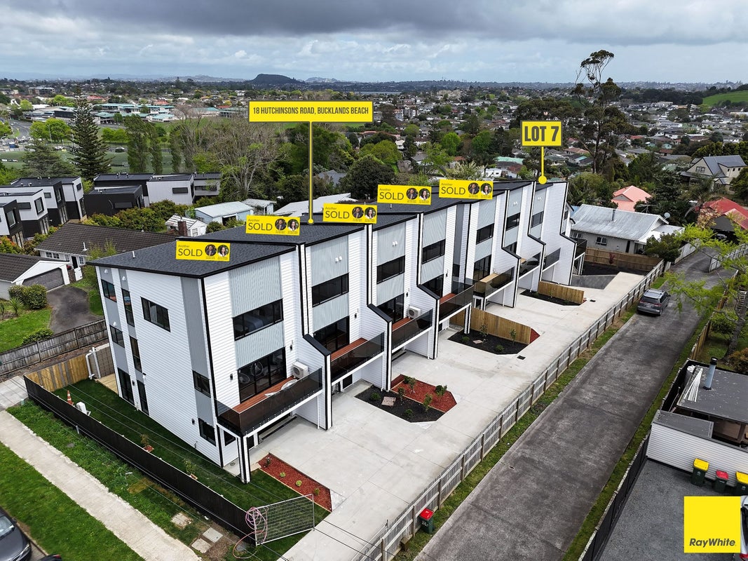 7/18 Hutchinsons Road, Bucklands Beach, Auckland - Carousel 2