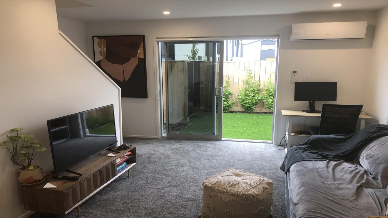 4/318 Oxford Terrace, Avalon, Lower Hutt - Carousel 2