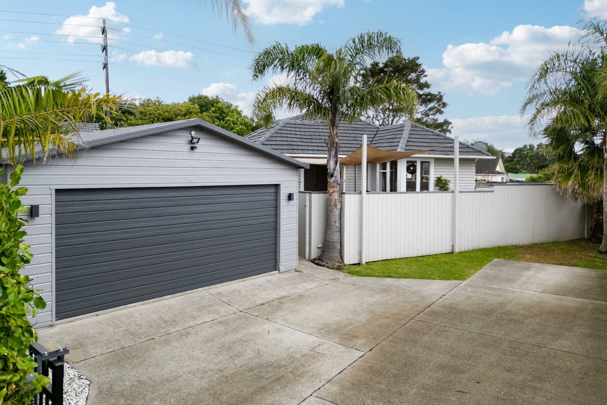 36A Silverstone Place, Henderson, Auckland - Carousel 1