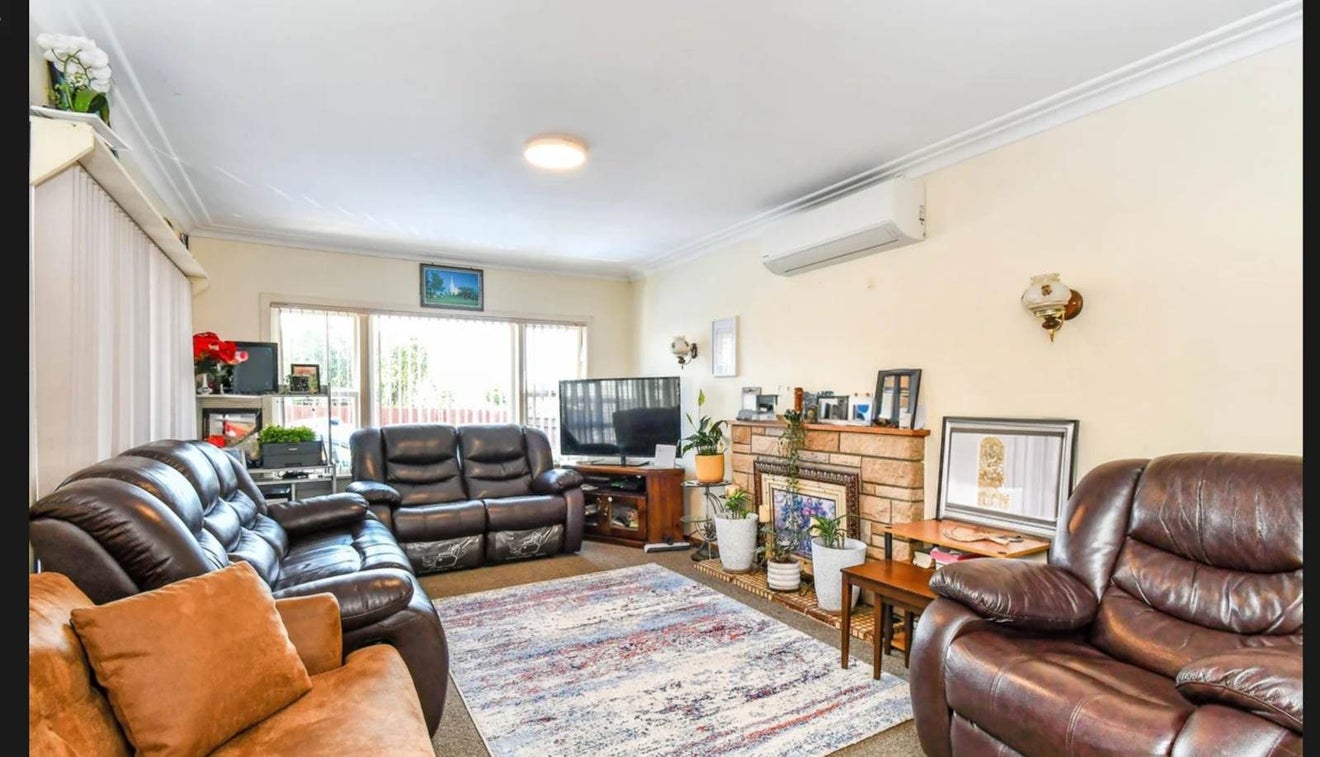 11 Staines Avenue, Mangere East, Auckland - Carousel 1