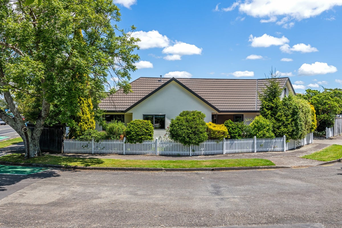 67 Park Road, West End, Palmerston North - Carousel 19