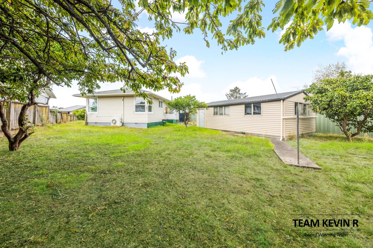 5 Tairere Crescent, Rosehill, Papakura - Carousel 1
