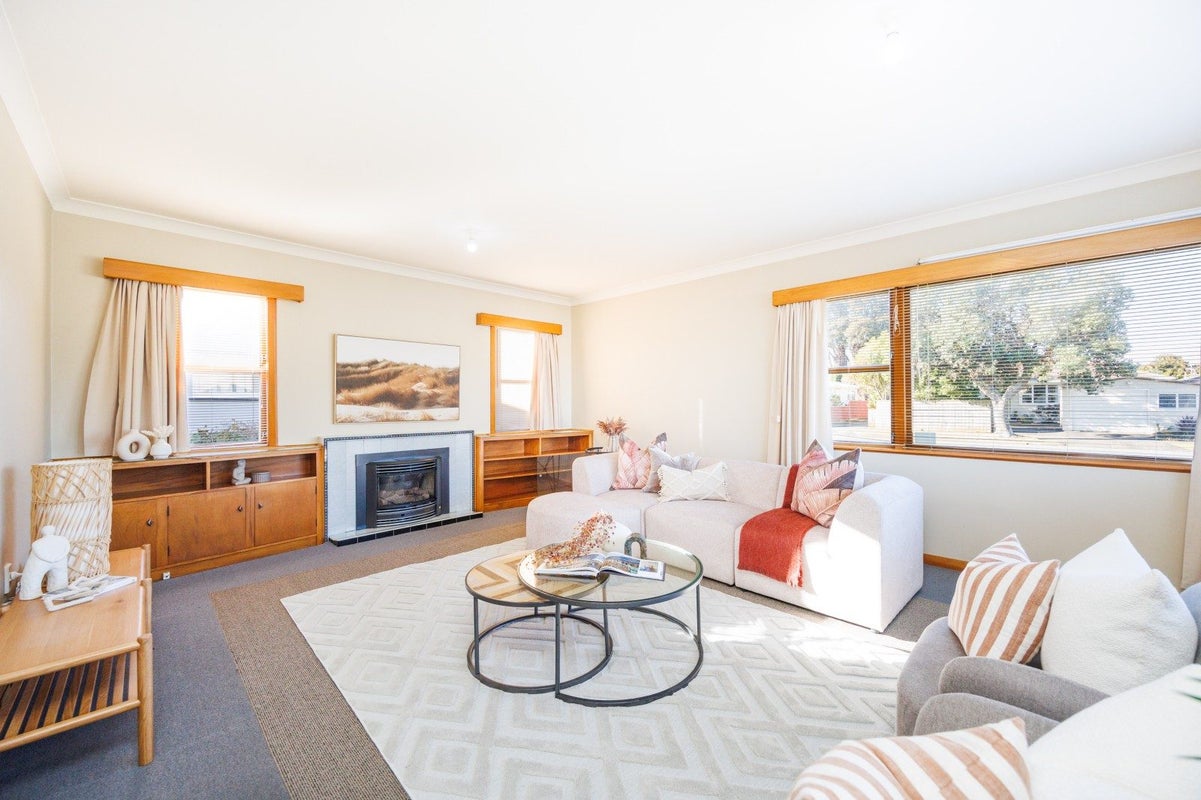 2 Austin Place, Awapuni, Palmerston North - Carousel 2