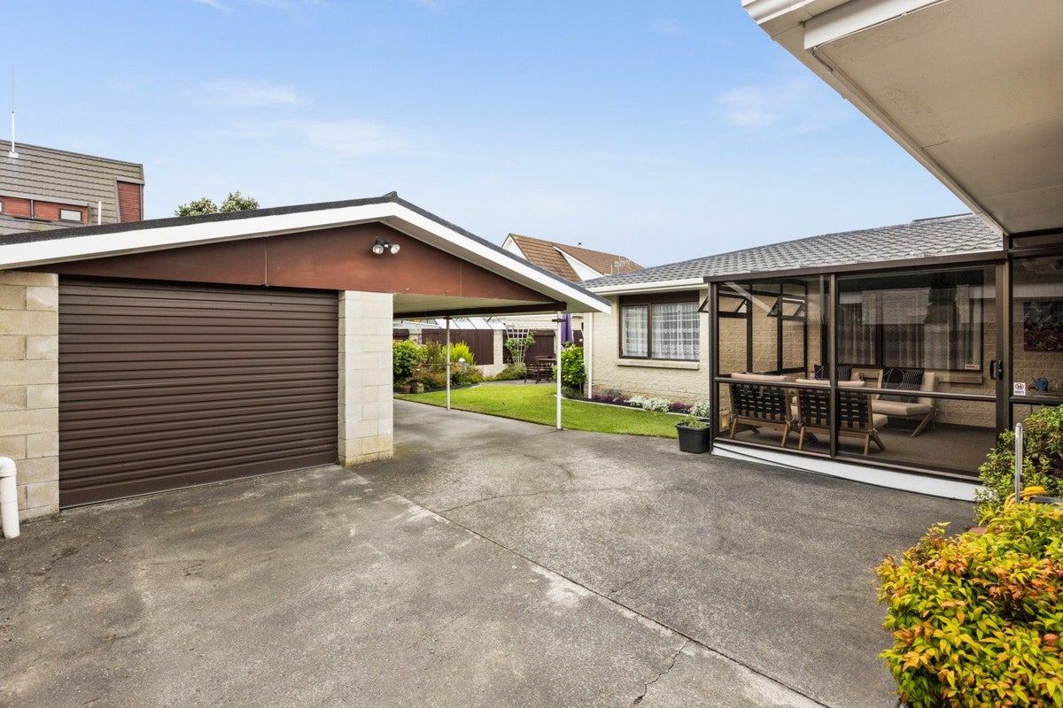 25 Surrey Street, Taradale, Napier - Carousel 1