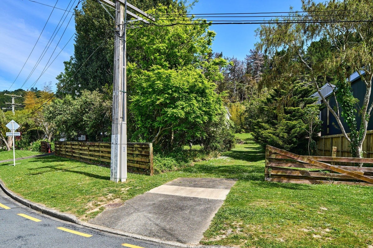 29 Raukawa Street, Stokes Valley, Lower Hutt - Carousel 24