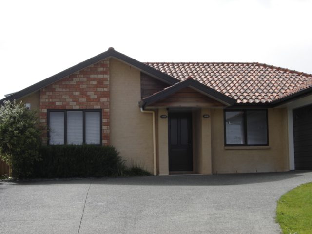 108 Armoy Drive, East Tamaki, Auckland - Carousel 1