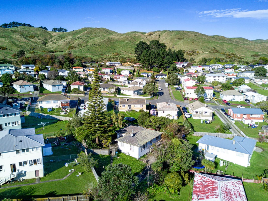 42 Kaituna Street, Waitangirua, Porirua - Carousel 24