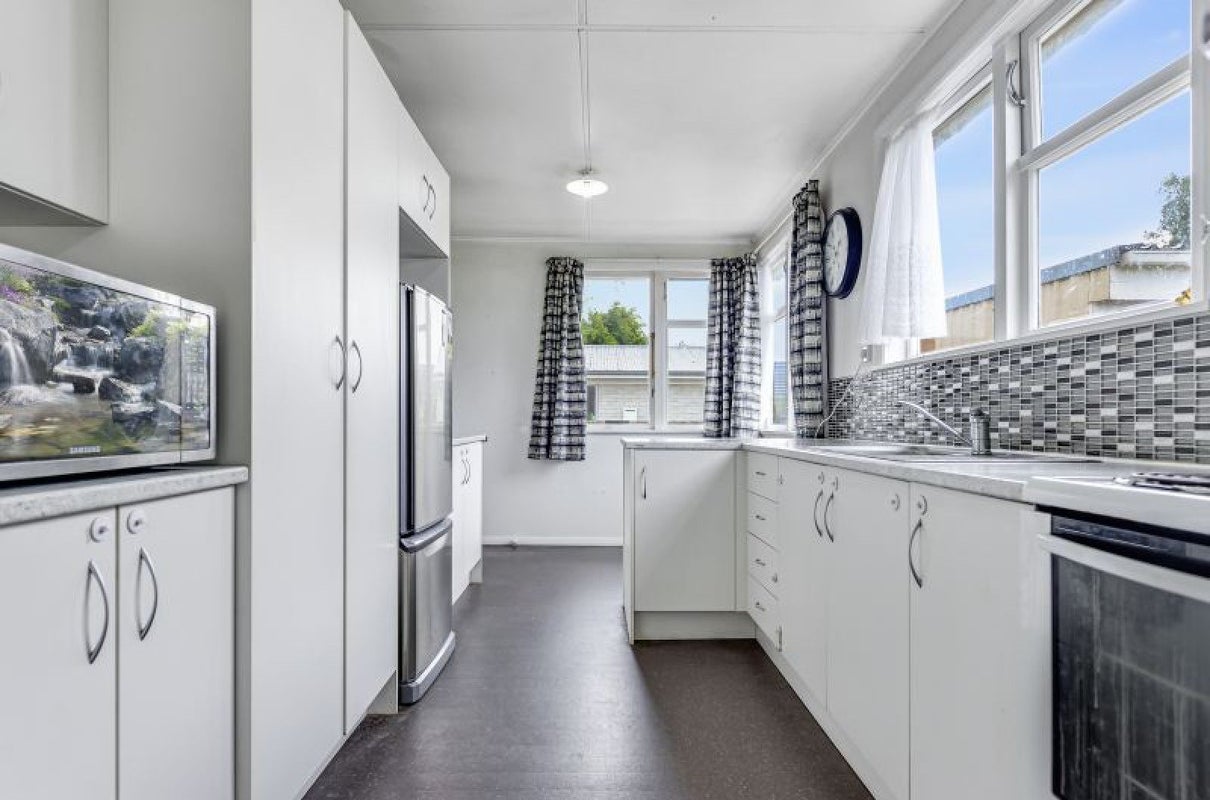 58 Yvonne Street, Melville, Hamilton - Carousel 1