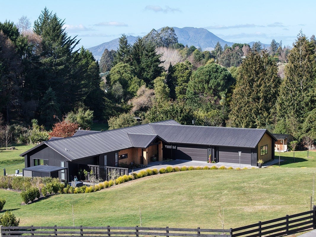 2 Nga Tui Lane, Acacia Bay, Taupo, Waikato - Carousel 1
