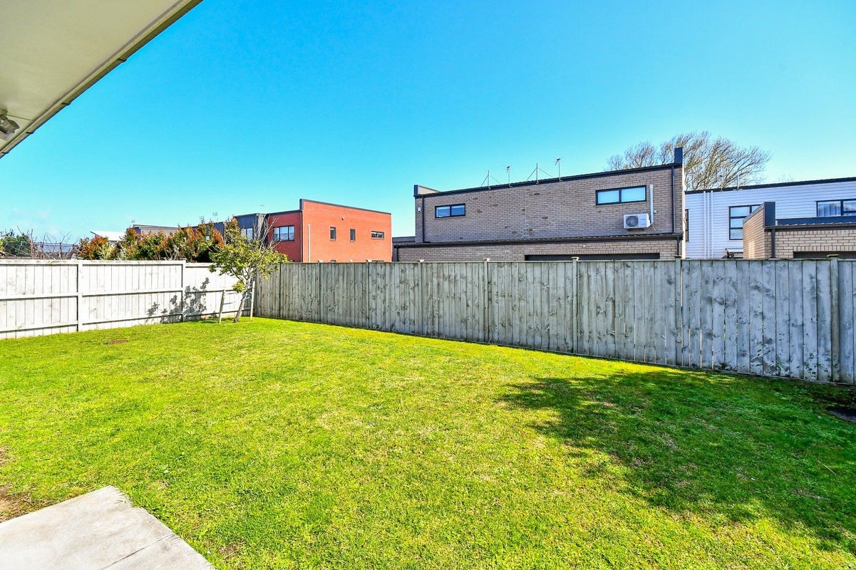 9 Waituarua Drive, Conifer Grove, Papakura, Auckland - Carousel 21