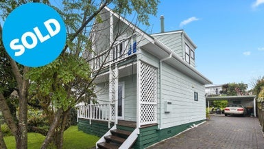 2 Tarbett Road, Hillcrest, Hamilton - Carousel 1