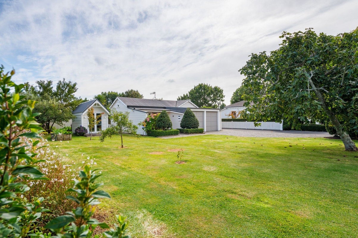 31 Naylor Street, Hamilton East, Hamilton - Carousel 1