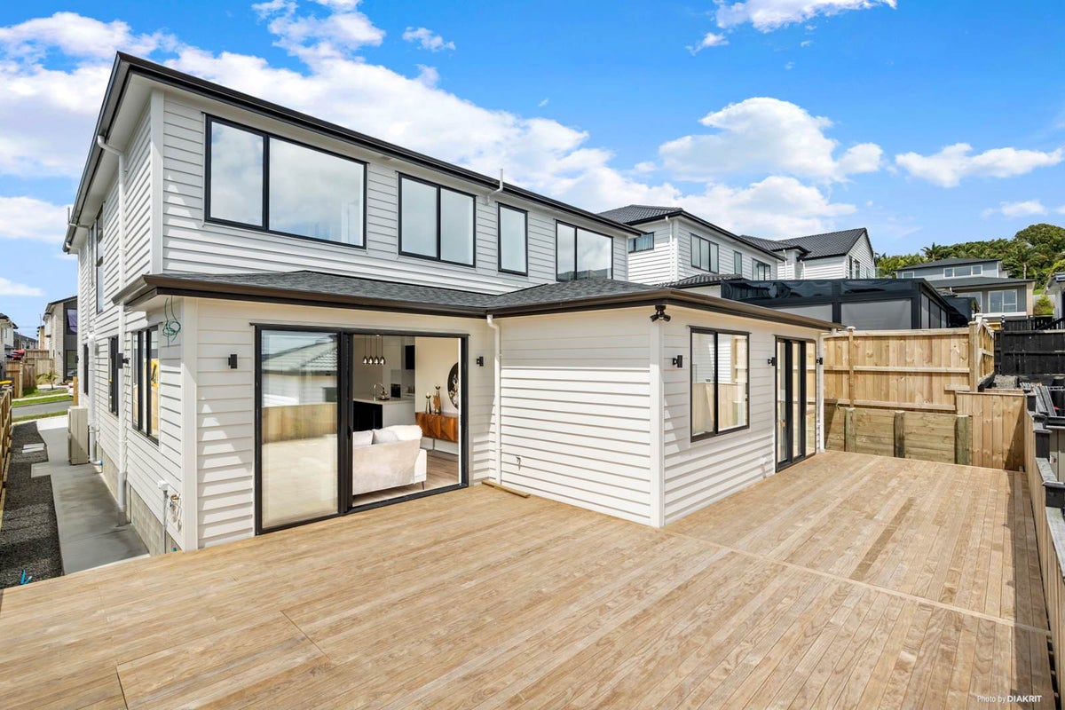 15 Aklander Rise, Flat Bush, Auckland - Carousel 2