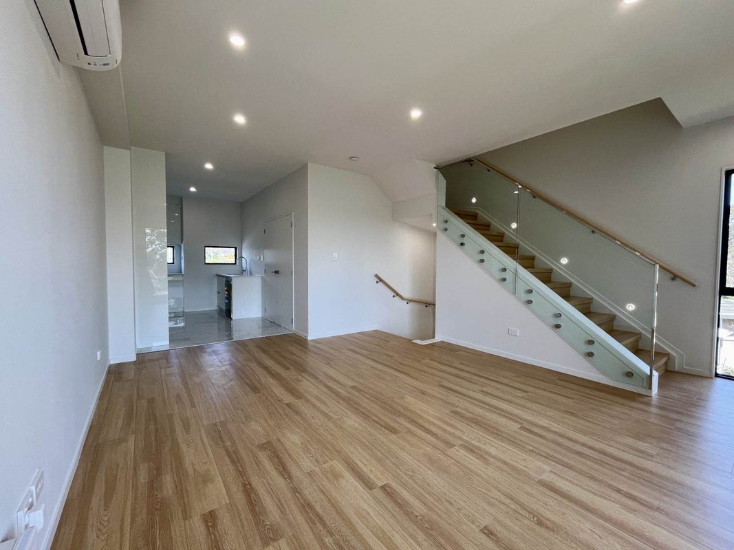 523 Pakuranga Road, Howick, Auckland - Carousel 1