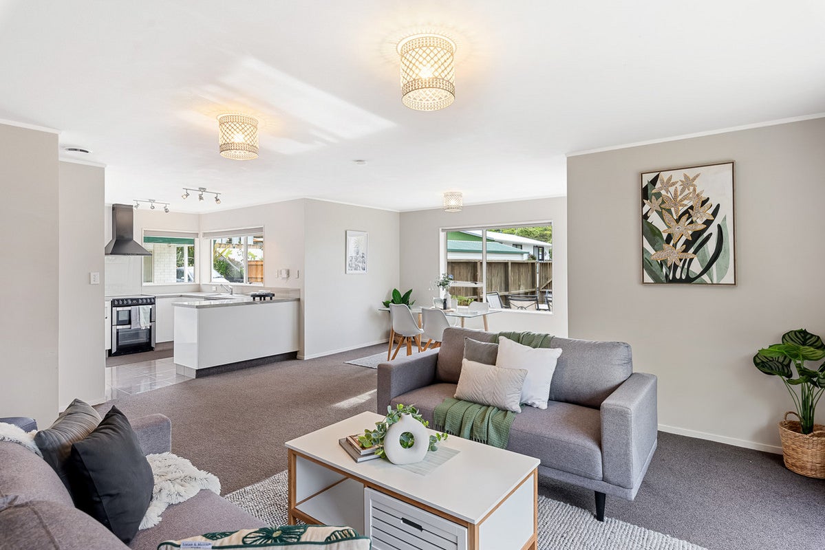 42A Hookway Grove, Paraparaumu - Carousel 2
