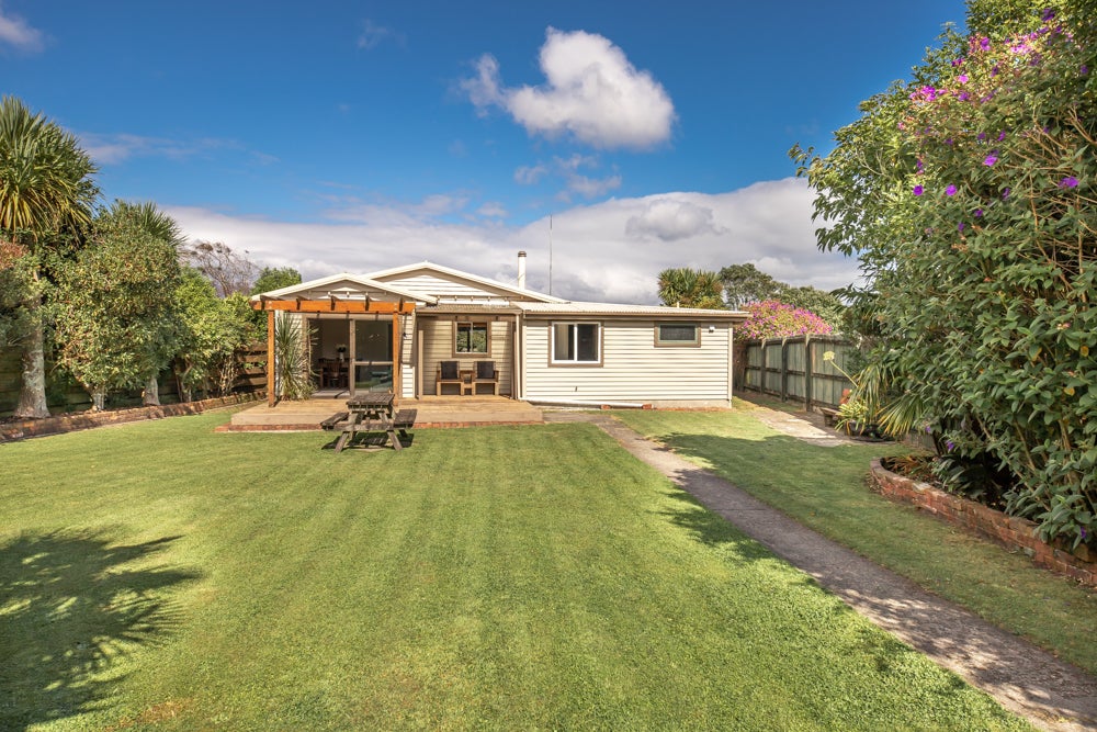 6 Shelswell Street, Westport, Westport - Carousel 1