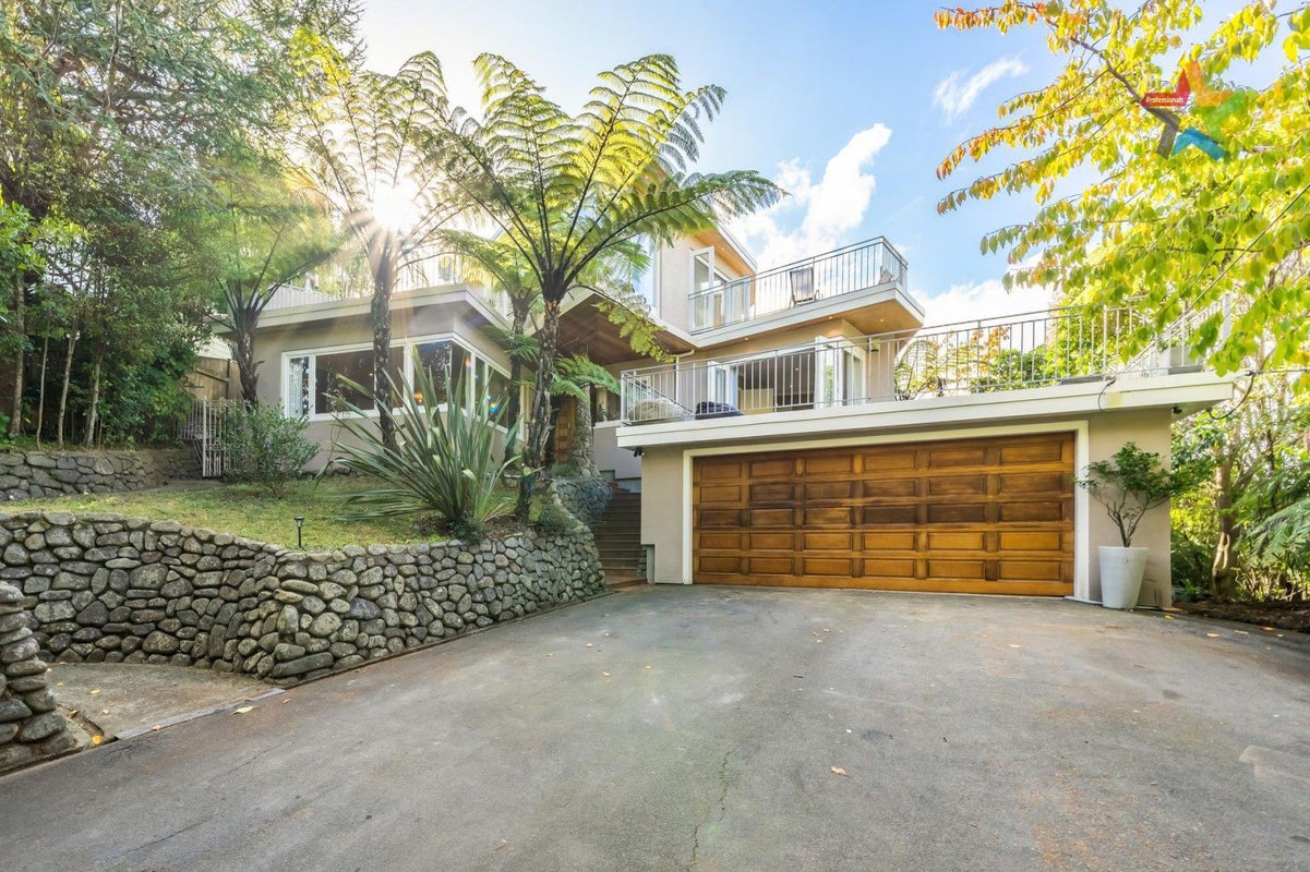 36 Gurney Road, Kelson, Lower Hutt - Carousel 1