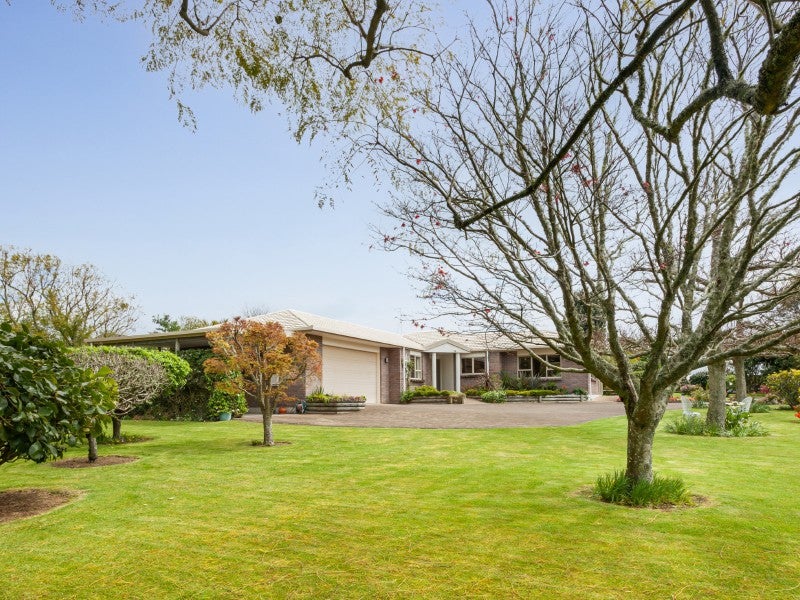 7 Strathaven Way, Te Puke, Te Puke - Carousel 1