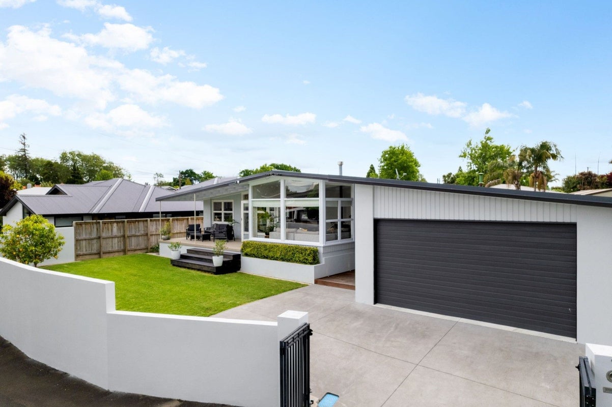 7 Chartwell Crescent, Chartwell, Hamilton - Carousel 2