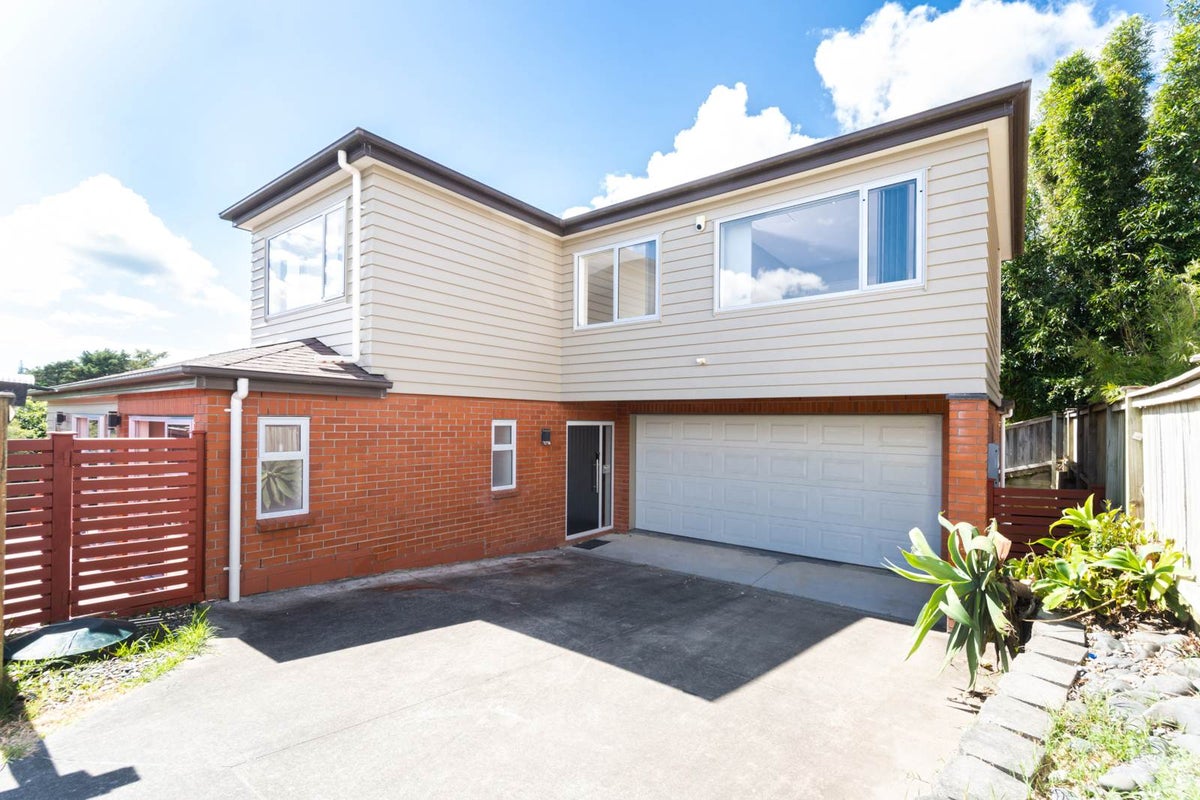 76A Tamahere Drive, Glenfield, Auckland - Carousel 1