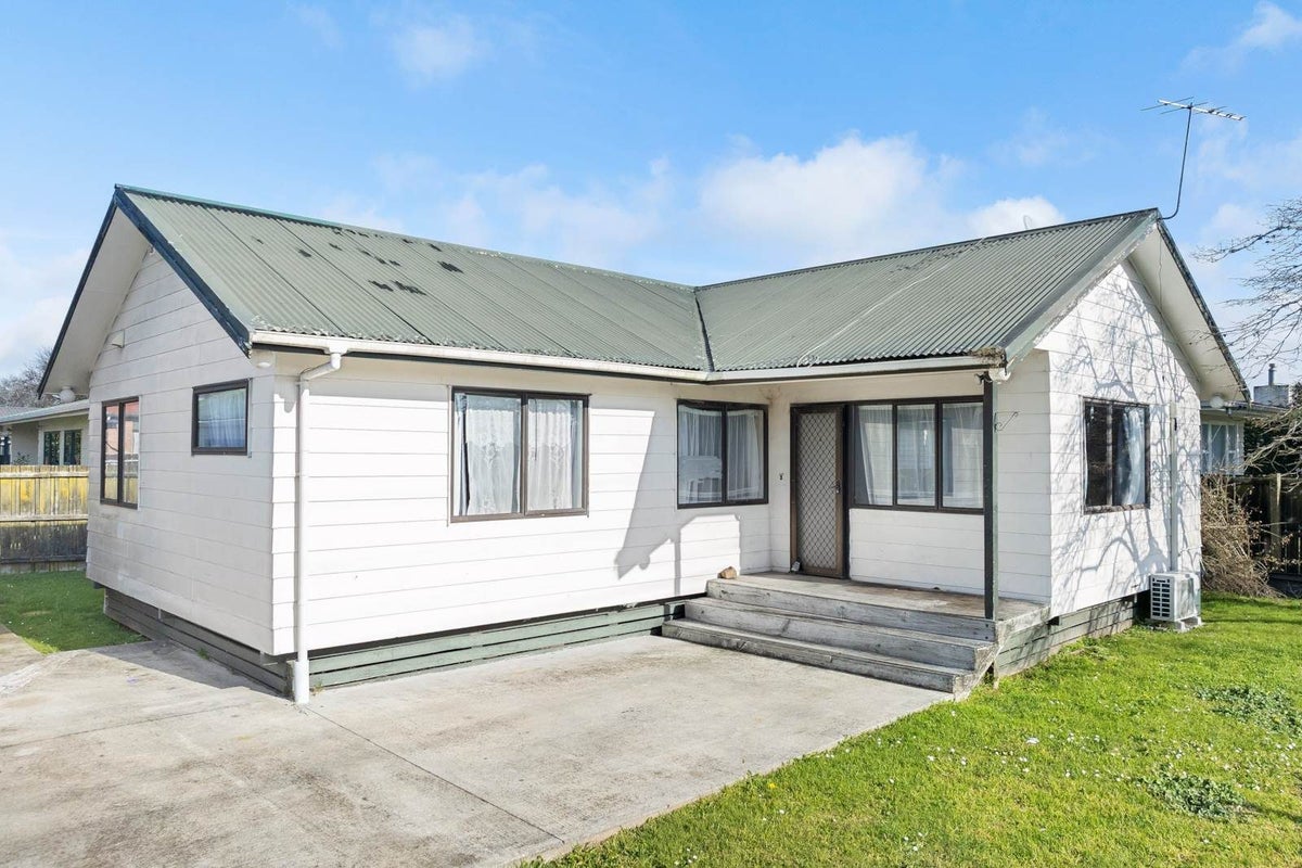 2/153 Old Wairoa Road, Papakura, Papakura - Carousel 2