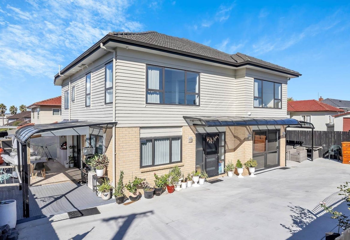 12 Ranfurly Road, Papatoetoe, Auckland - Carousel 21