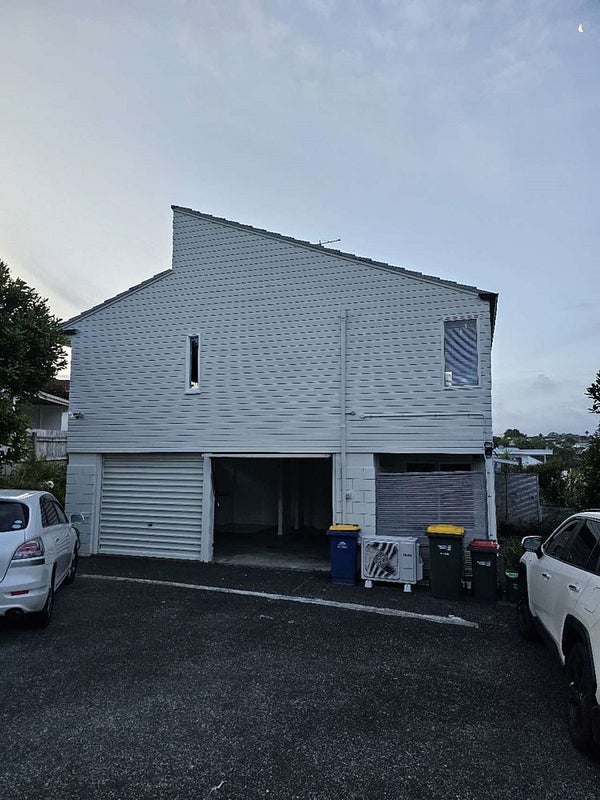 1/2 Seaview Road, Milford, Auckland - Carousel 1