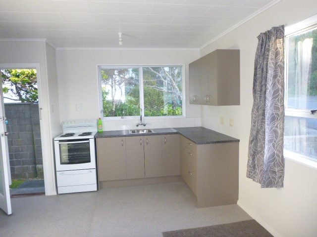 286 Dowse Drive, Maungaraki, Lower Hutt - Carousel 2