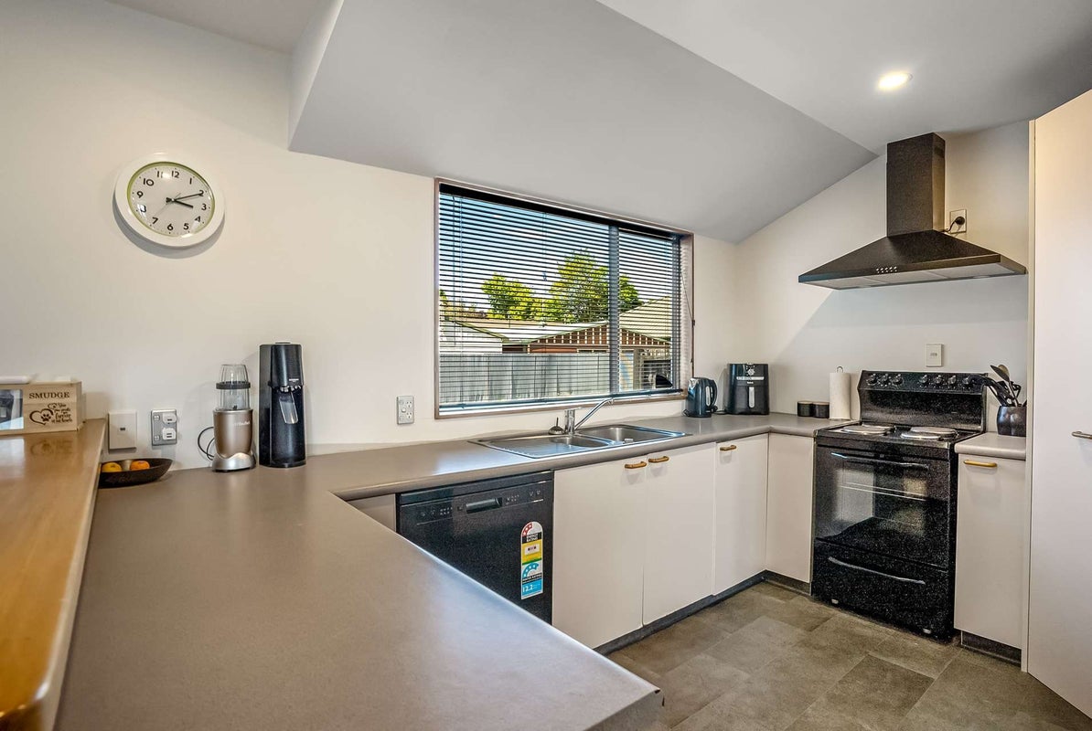 1/36 Frankleigh Street, Somerfield, Christchurch - Carousel 2