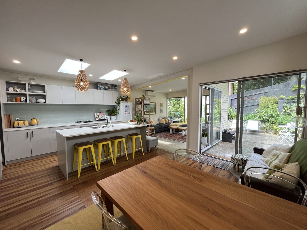 31 Newman Terrace, Thorndon, Wellington - Carousel 2
