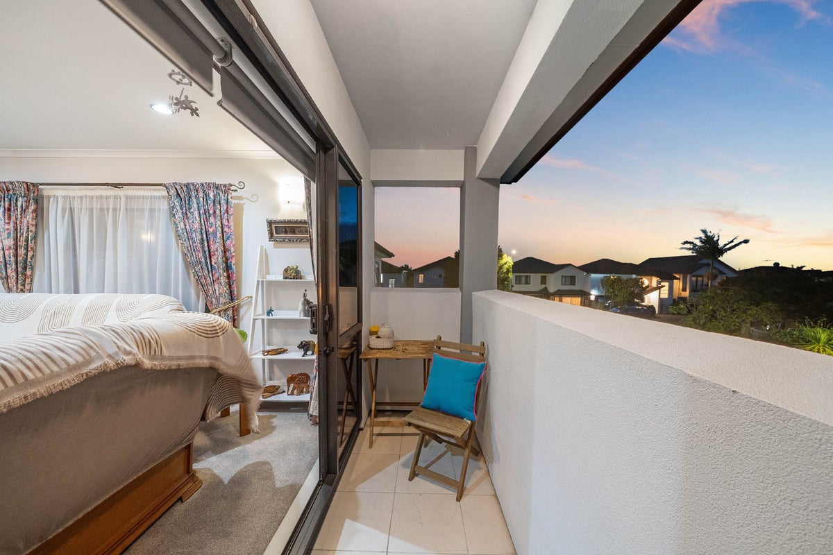 3 Bezar Place, Flat Bush, Auckland - Carousel 48