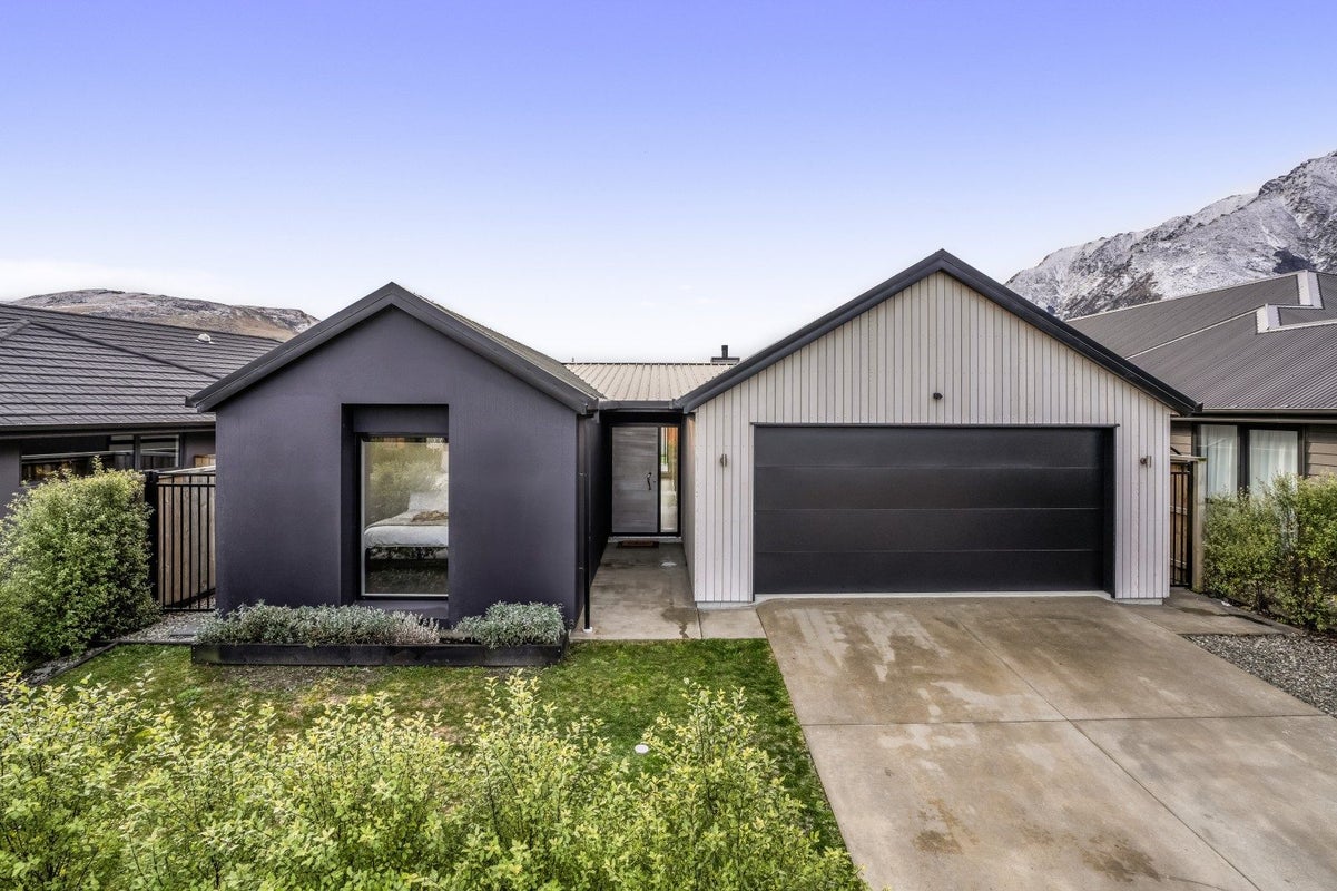 16 Leicester Street, Jacks Point, Queenstown - Carousel 2