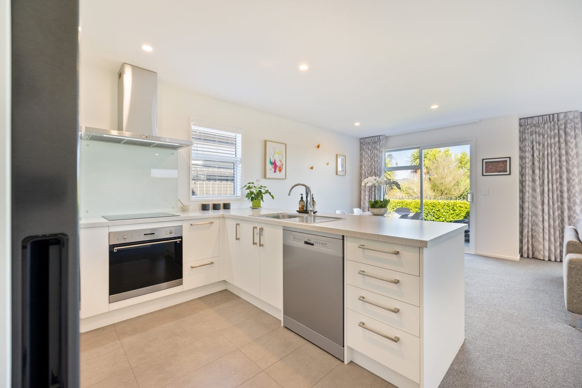 27 Bellbird Lane, Marshland, Christchurch - Carousel 2