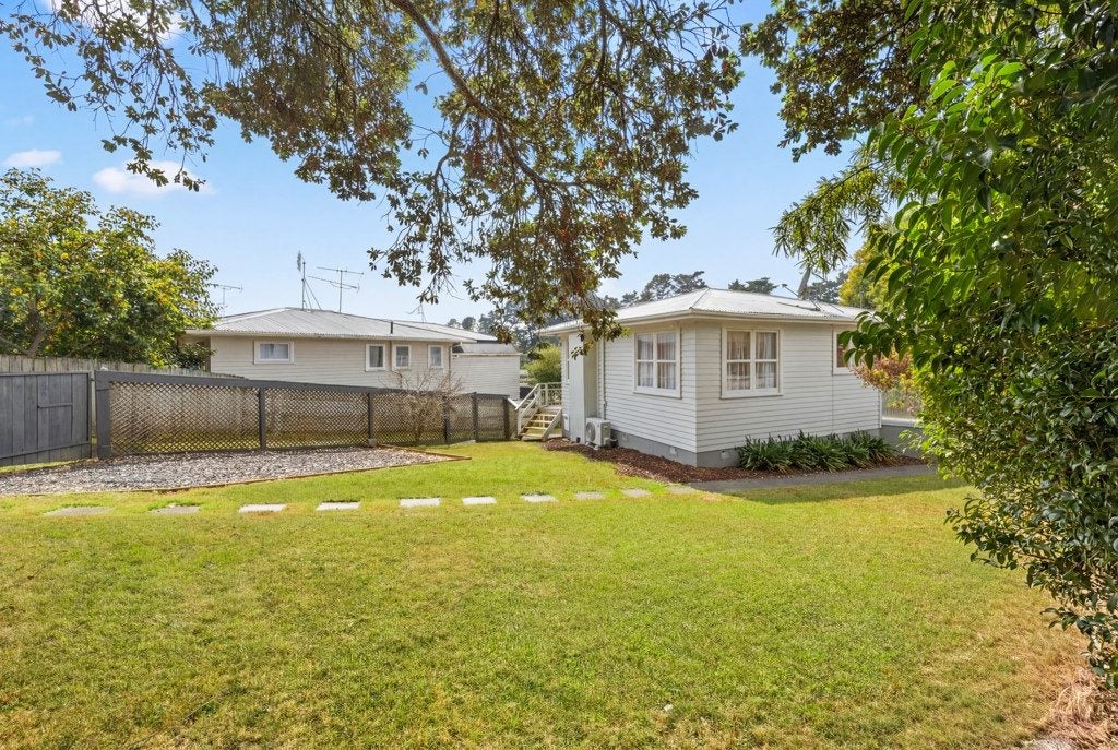 1/82 Ennis Avenue, Pakuranga Heights, Auckland - Carousel 1