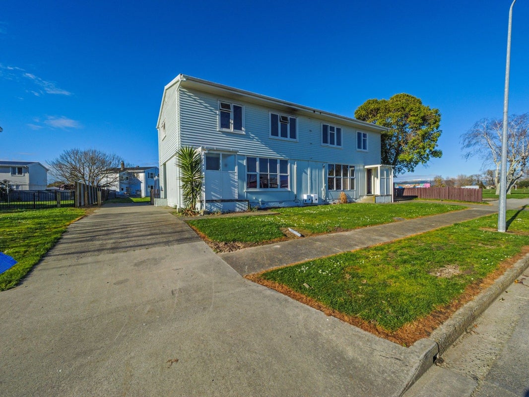 4 and 6 Opie Place, Highbury, Palmerston North, Manawatu / Whanganui - Carousel 1