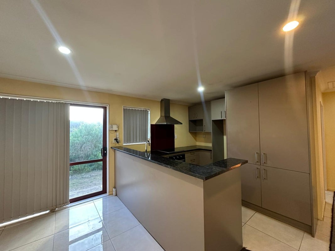 63 Alabaster Drive, Papatoetoe, Auckland - Carousel 2