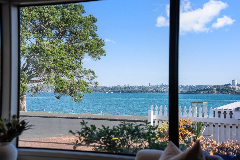34 Queens Parade, Devonport, Auckland - Carousel 2