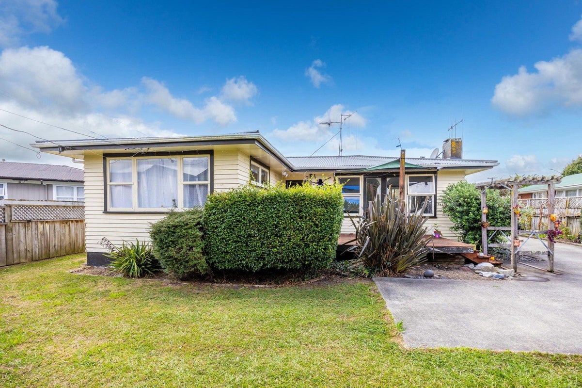4 Sundown Crescent, Melville, Hamilton - Carousel 1