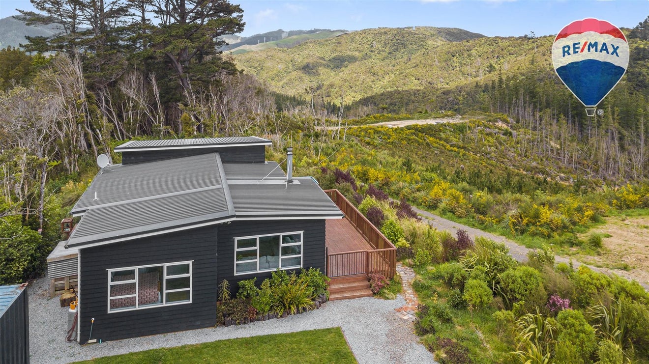111 Avro Road, Blue Mountains, Upper Hutt - Carousel 1