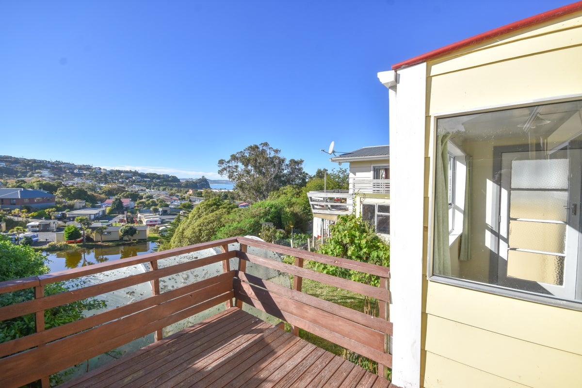 23 Bath Street, Brighton, Dunedin - Carousel 1