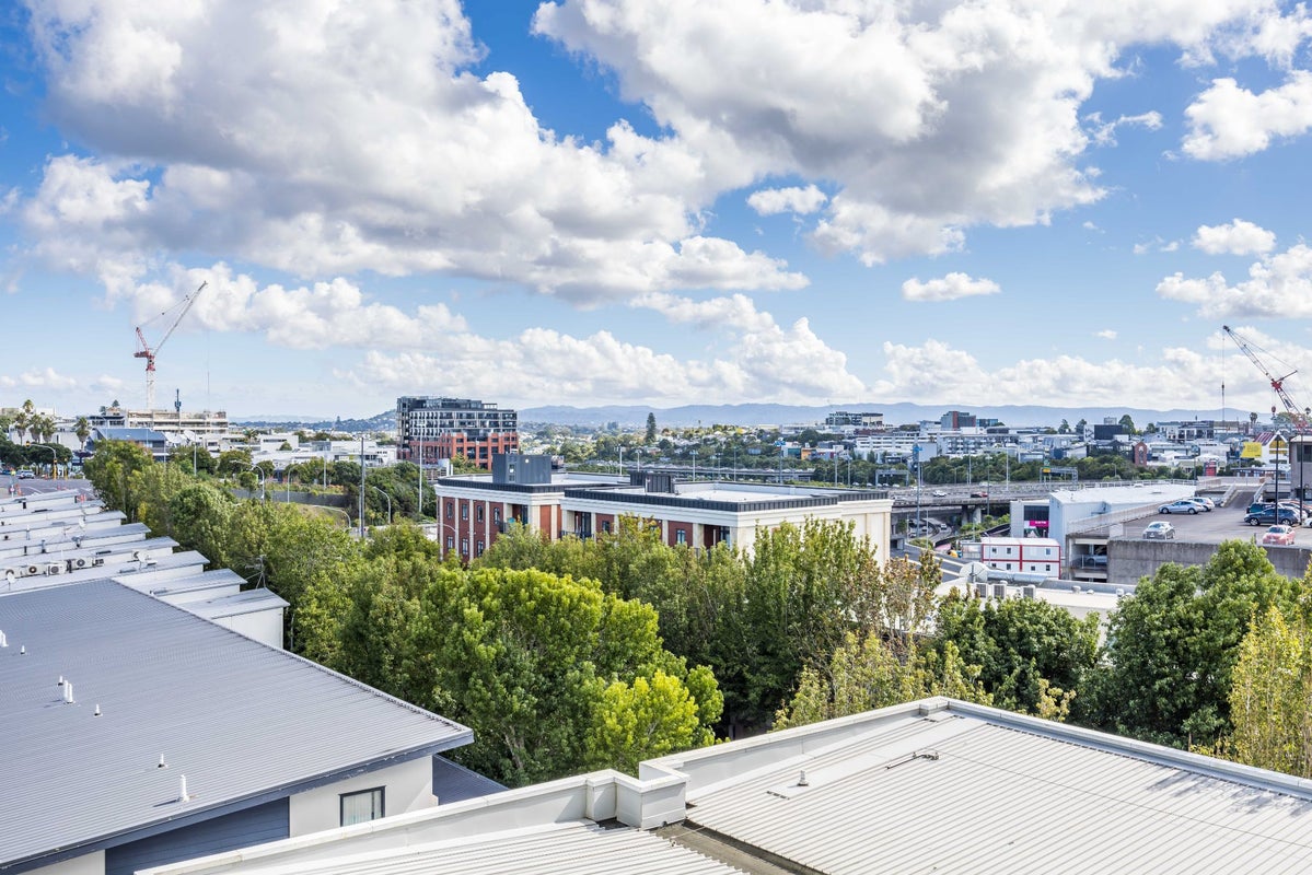 7F/14 Upper Queen Street, Newton, Auckland - Carousel 2