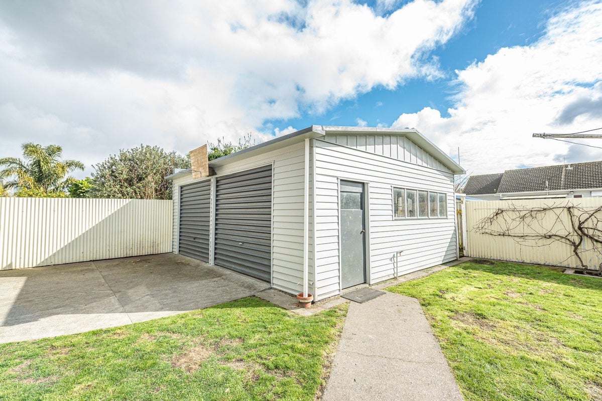 15 Nixon Street, Whanganui East, Whanganui - Carousel 2