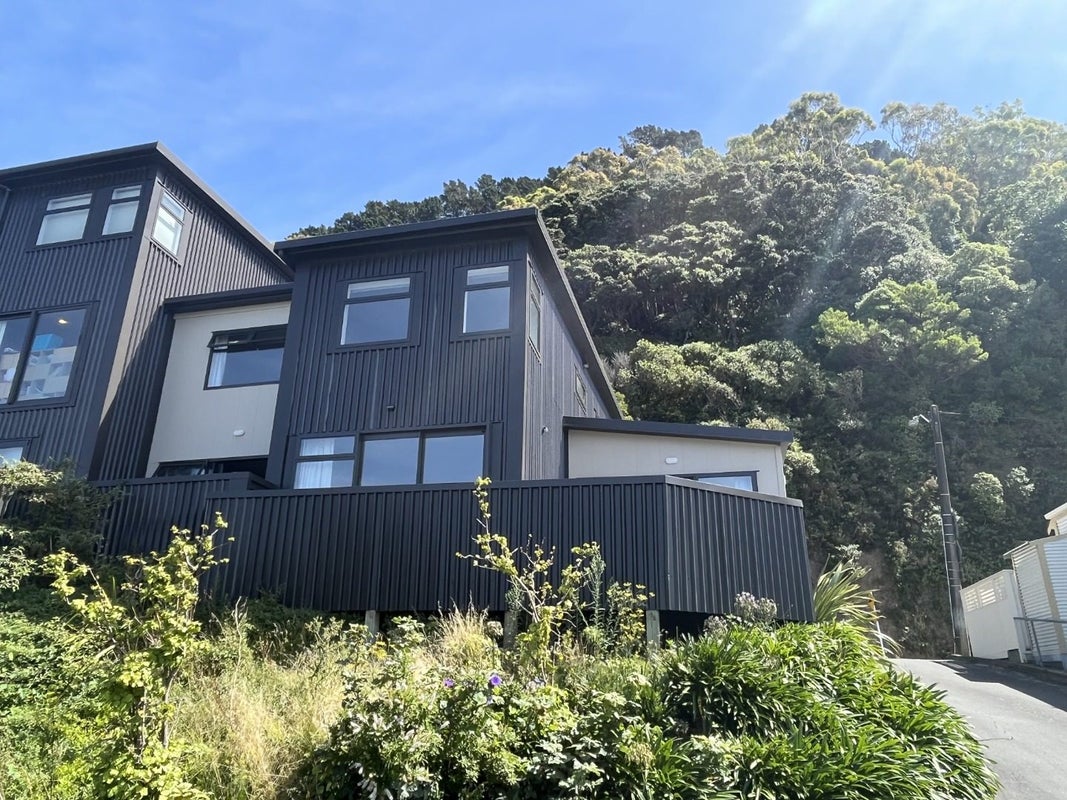 155 Grant Road, Thorndon, Wellington - Carousel 1