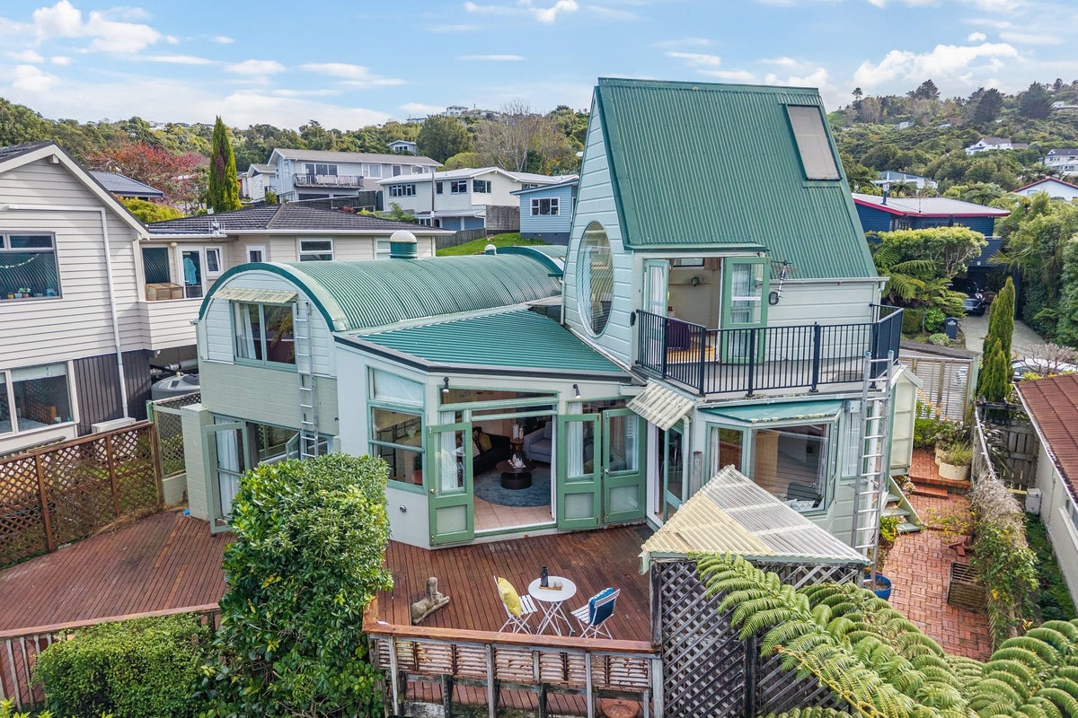 51 Harbour View Road, Harbour View, Lower Hutt - Carousel 1
